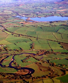 Canol Dyffryn Wysg: Aberhonddu a Llan-gors