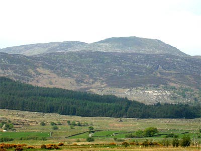 Rocky ledges, drystone walls, trackway