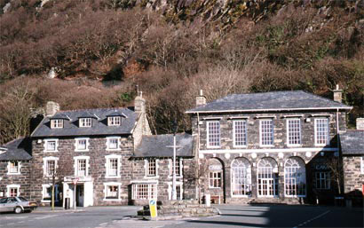 Early 19th-century estate village